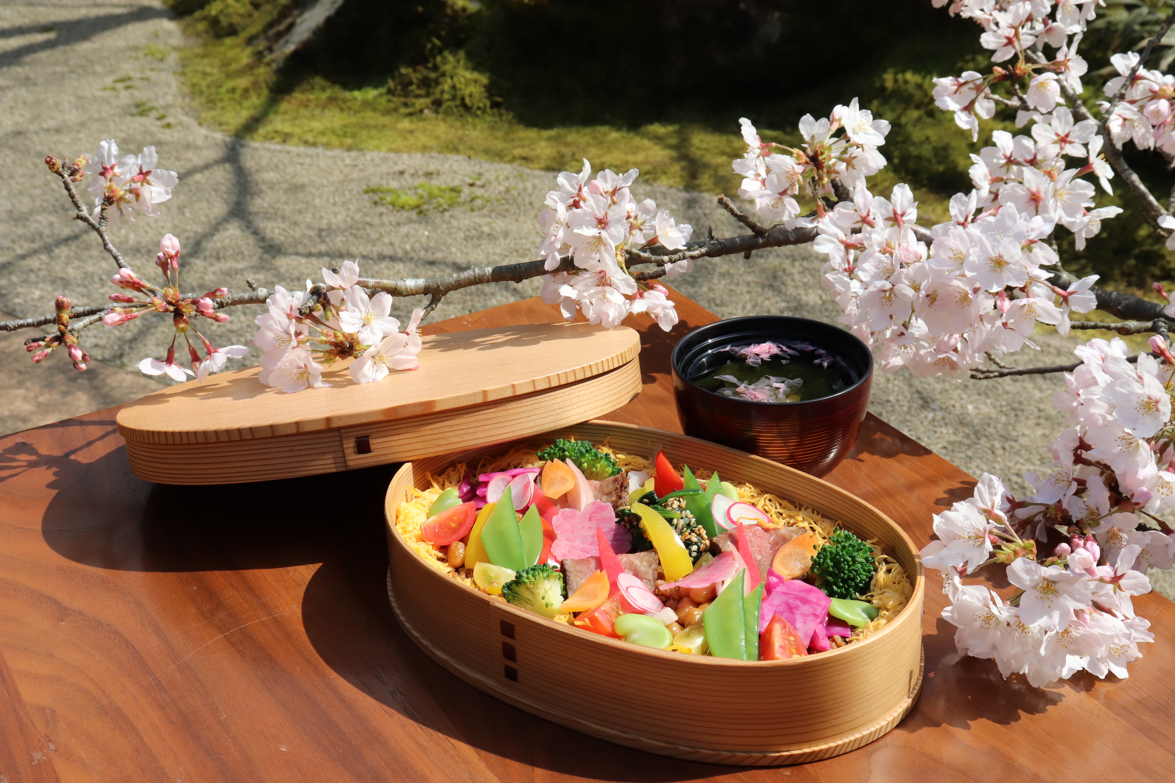 茶舎 ≪平日お昼限定≫花見弁当をご用意します | 御料理 茅乃舎
