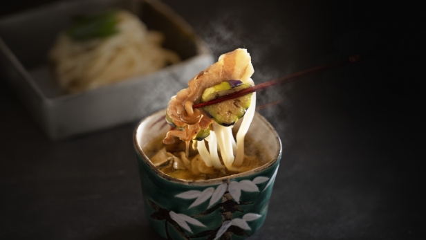 季節限定｜秋茄子と茸の豚つけうどん